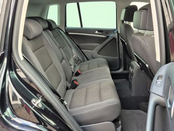Volkswagen Tiguan - 12