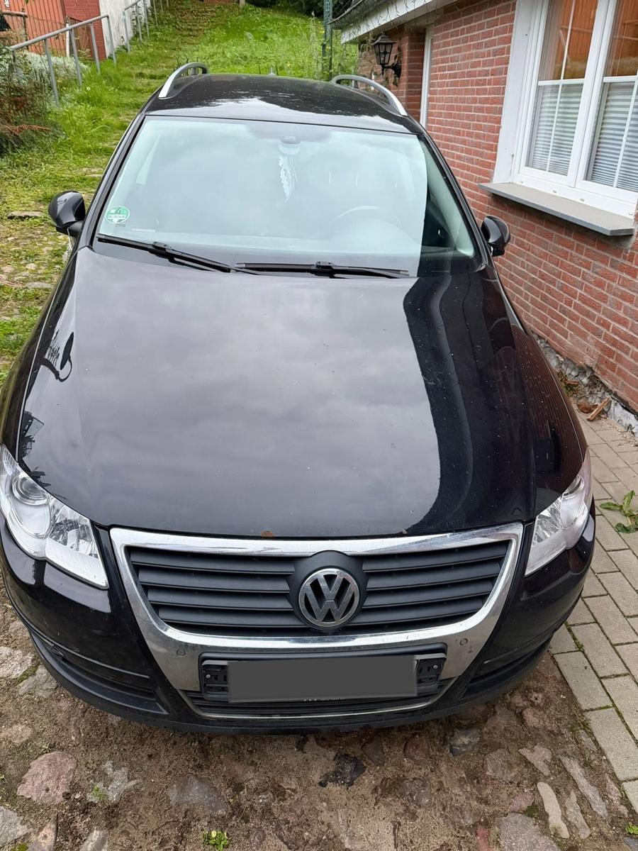 Volkswagen Passat 2008 — rear view