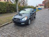 Hyundai Accent 1.4 GL GL - Hyundai Accent GL mit Benzin-Antrieb