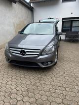 Mercedes-Benz B 180 BlueEFFICIENCY Edition 1 Edition 1