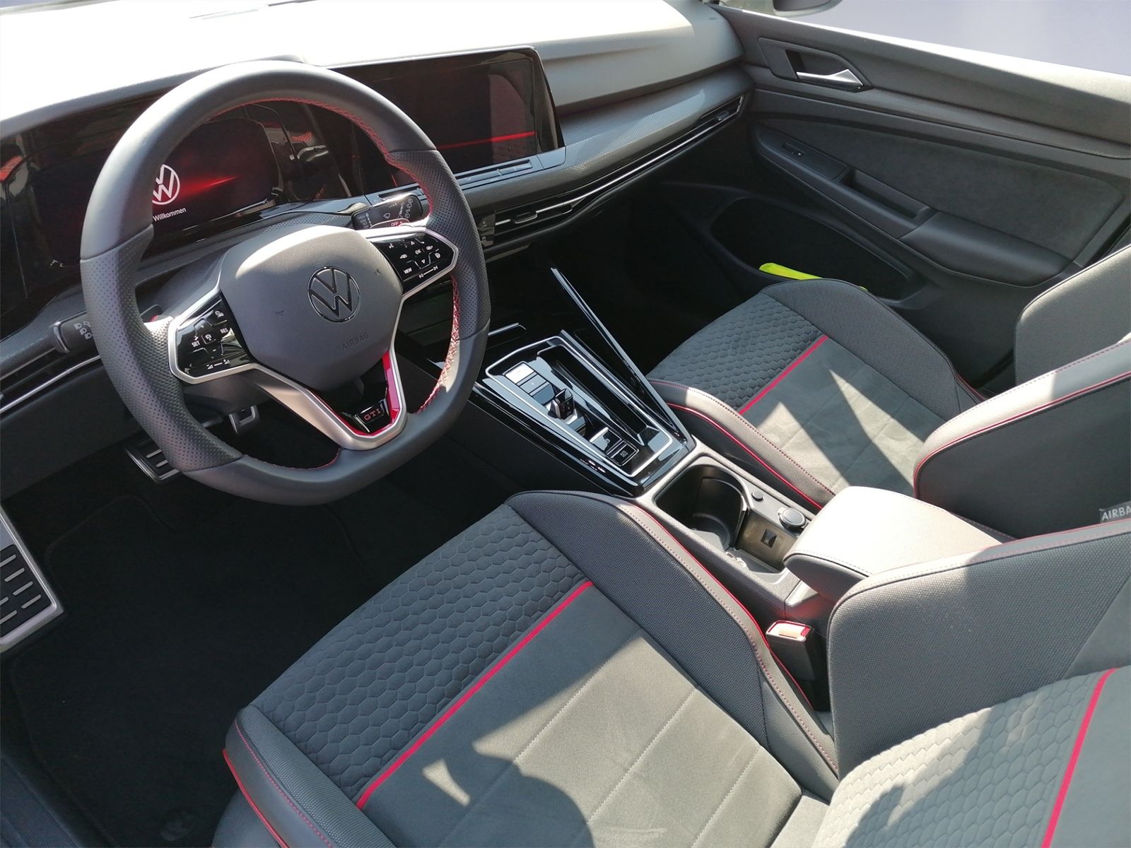 Golf VIII GTI Clubsport AKRA+PANO+DCC+MATRIX