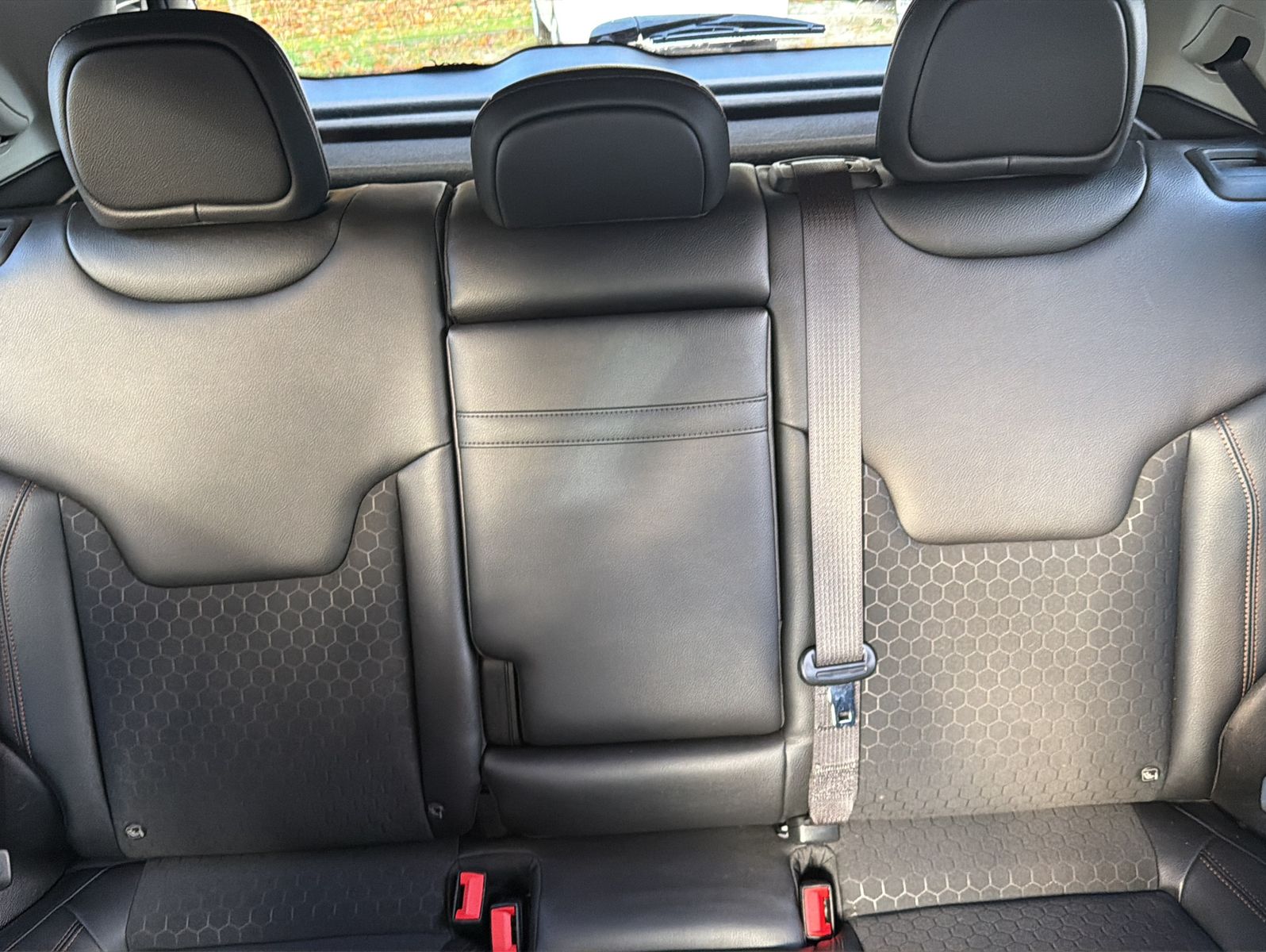 Fahrzeugabbildung Jeep Compass 1.3 T-GDI I4 LIMITED DCT 150 PS