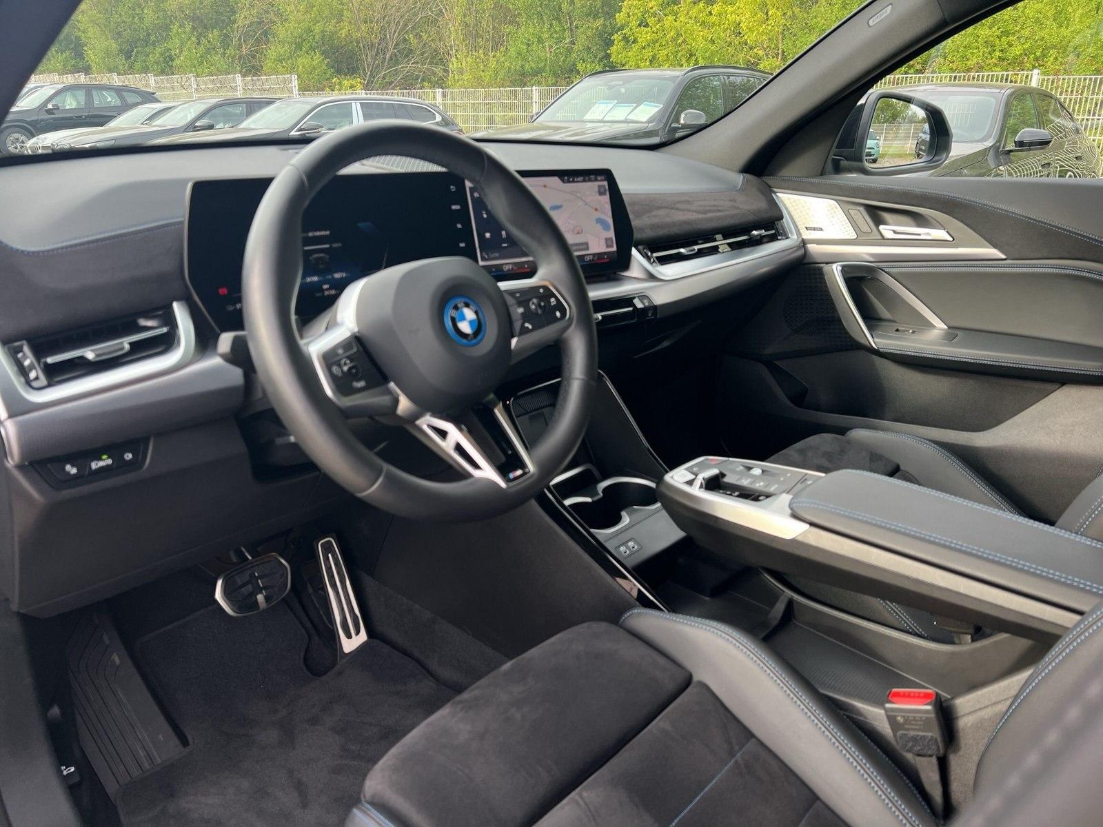 BMW iX2 eDrive20 M Sport AHK DA+ Aktivsitz RFK hk Hi