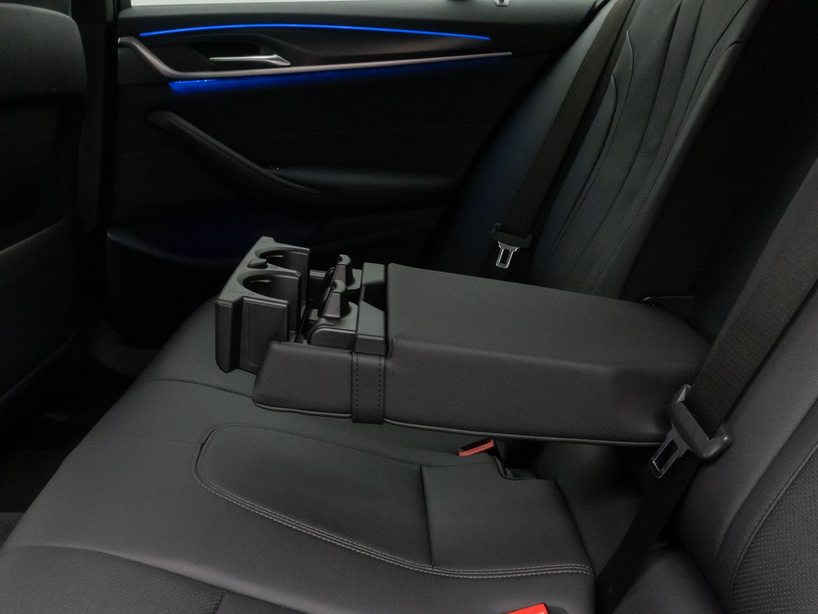 Fahrzeugabbildung BMW 530d xD M Sport DAB CockPitPro PDC Alarm 20Zoll