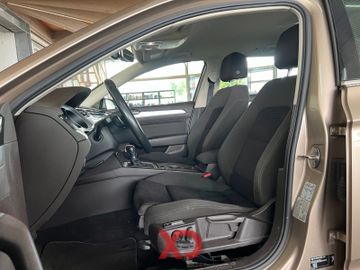 Volkswagen Passat Variant - 11