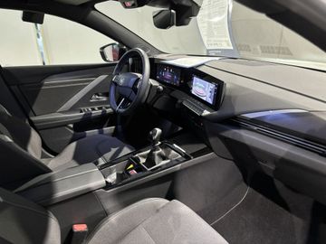 Fotografie 5 des Opel Astra 1.2 Turbo GS