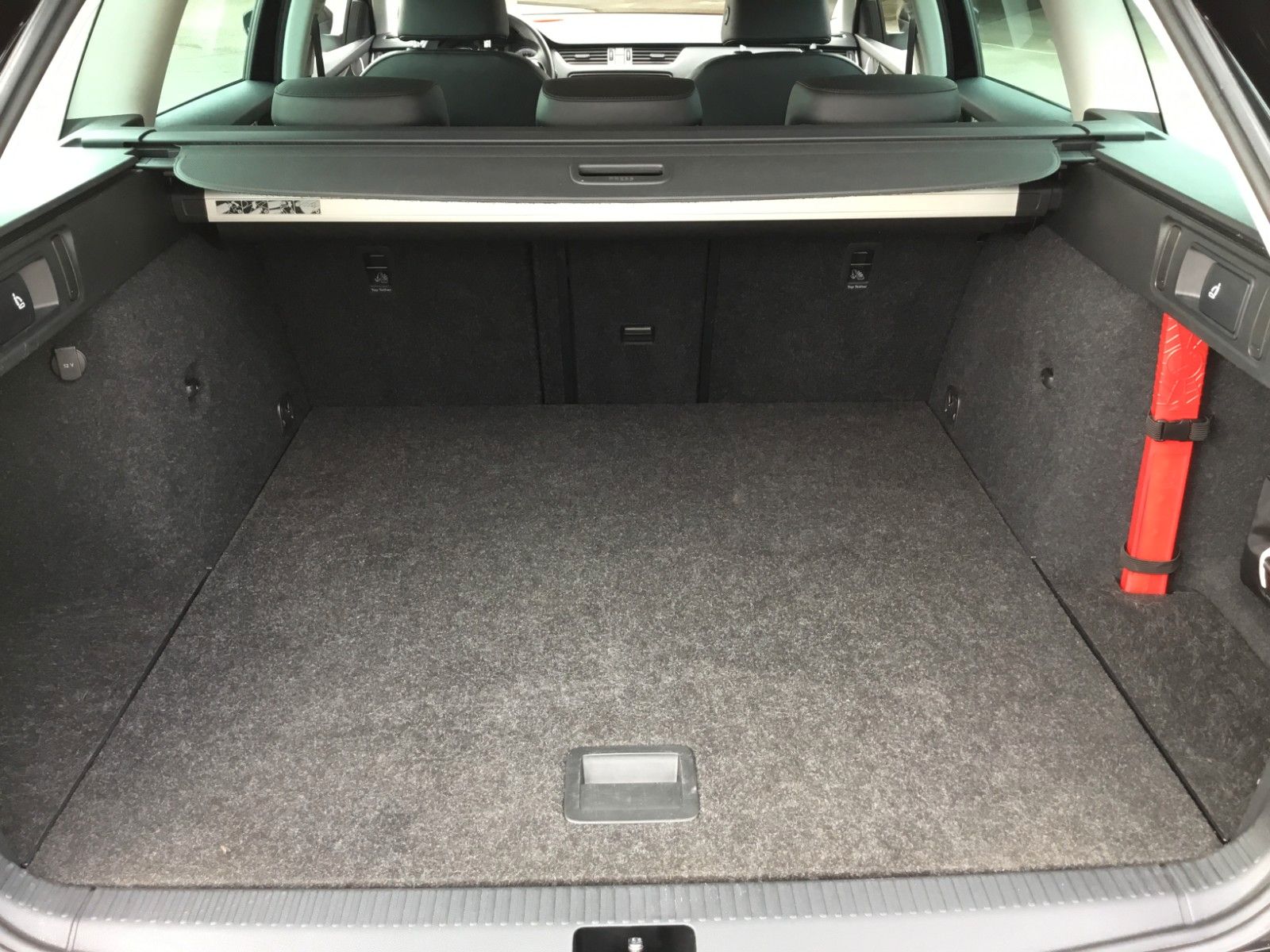 Fahrzeugabbildung SKODA Octavia 2.0 TSI DSG 4x4 Style Combi+AHK+Kamera