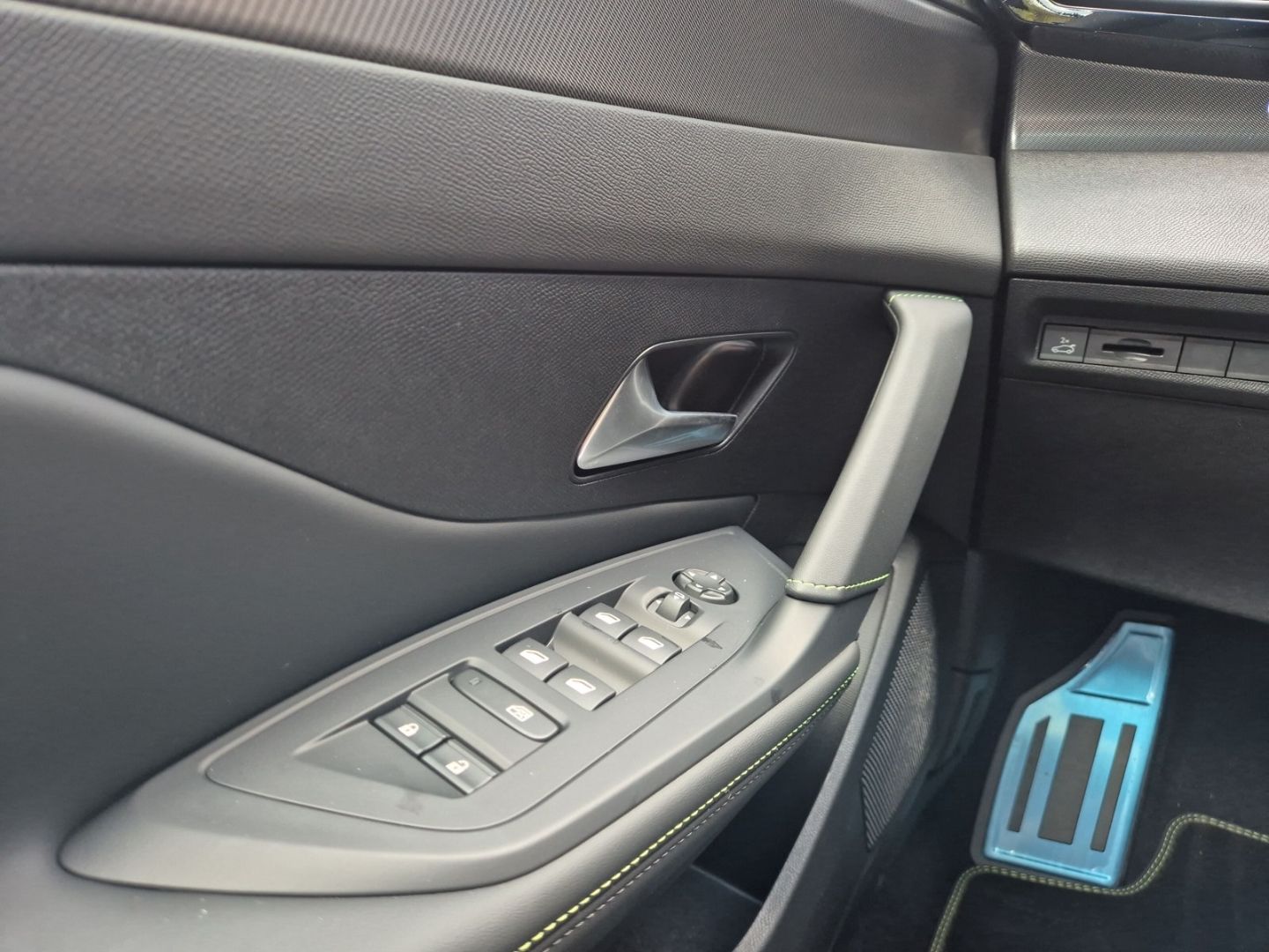 Peugeot 408 - Bild 13