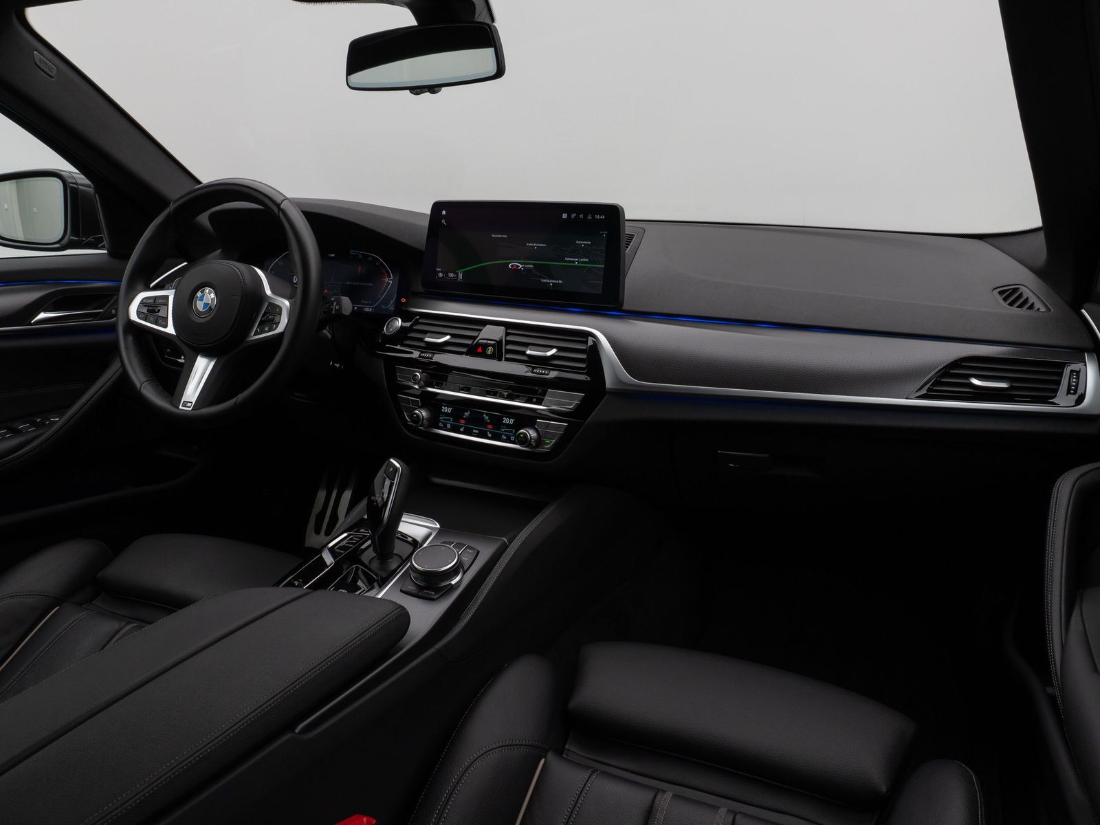 Fahrzeugabbildung BMW 520d xD M Sport Laser Kamera HUD DAB HiFi 19Zoll