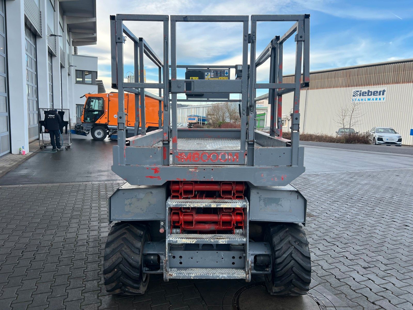 Fahrzeugabbildung Genie GS 2668 / 2.465h / Allrad / Arbeitshöhe: 9,90m