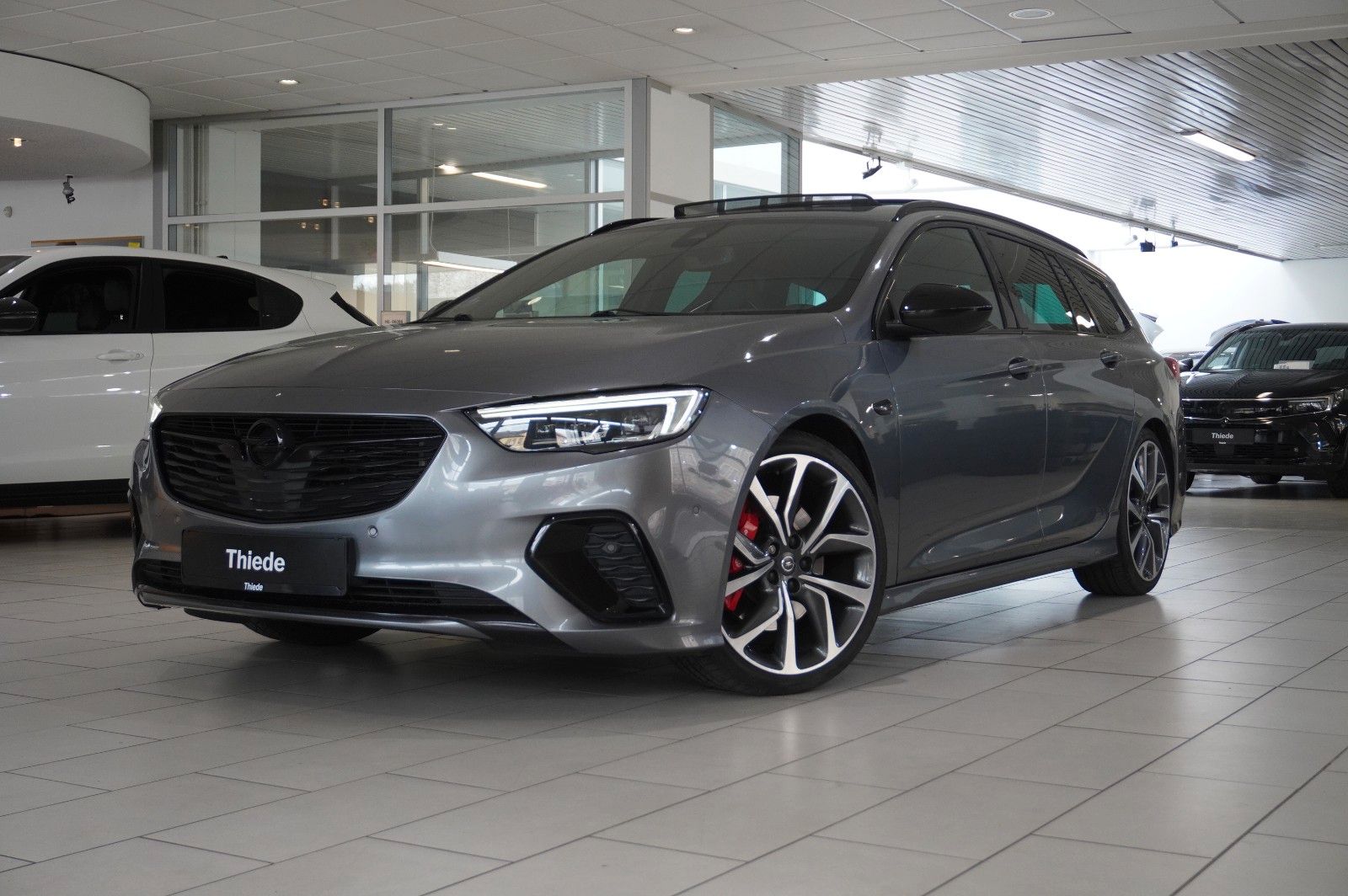 Fahrzeugabbildung Opel Insignia B ST 2.0 GSI PERFORM. NAVI/LED/360°/AHK