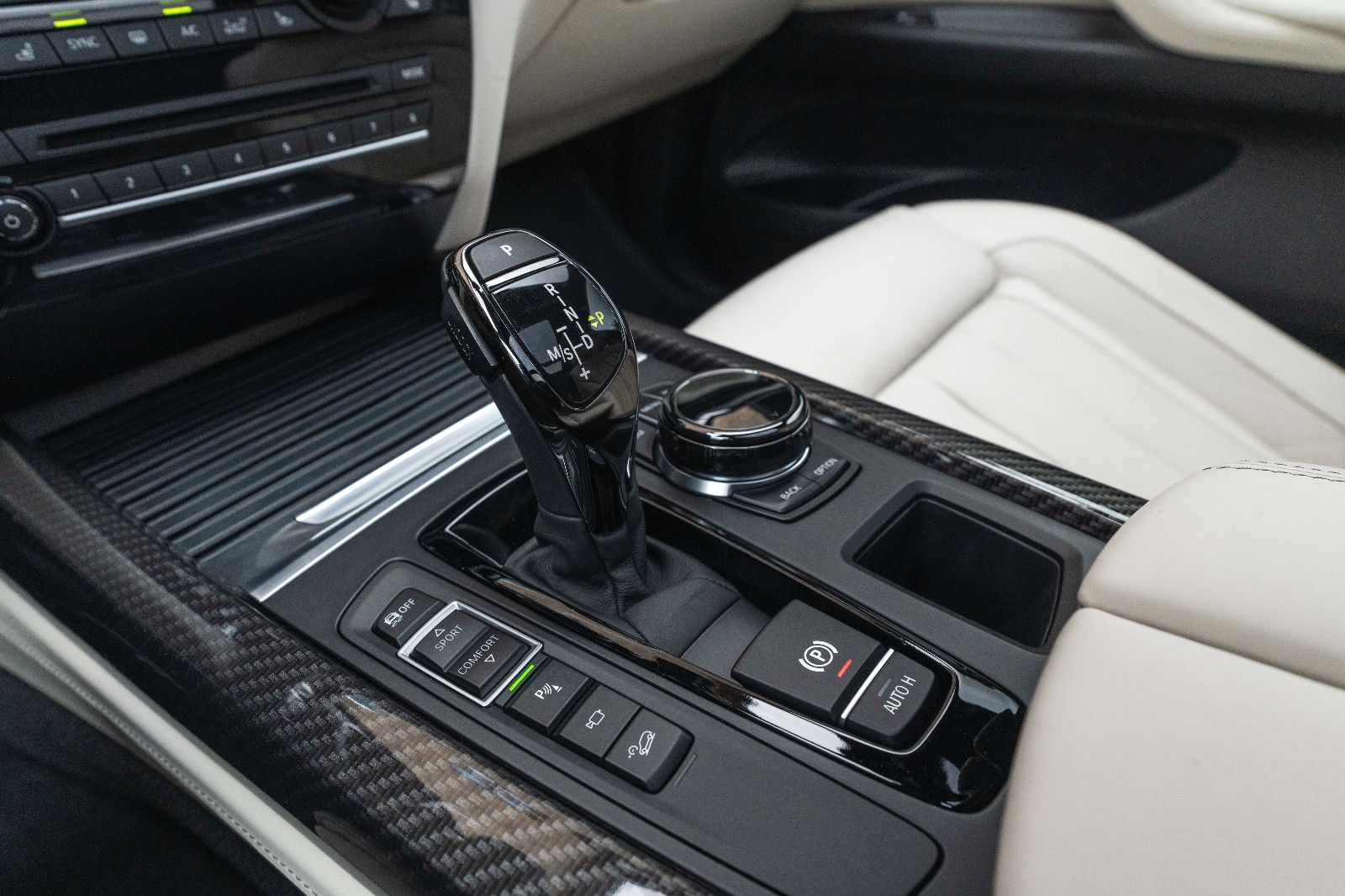 Fahrzeugabbildung BMW X5 xDrive50i Sportpaket ACC LED 360° HUD H&K