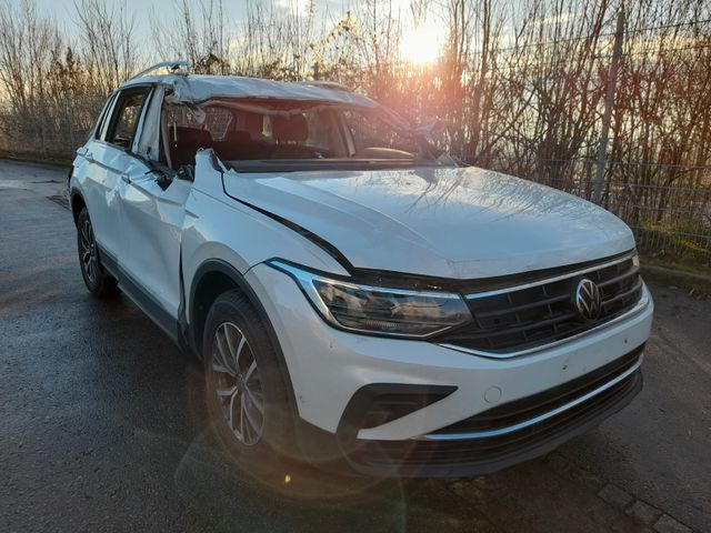 Volkswagen Tiguan 1.5 TSI DSG Life LED/AHK/NAVI/KLIMAAUTO