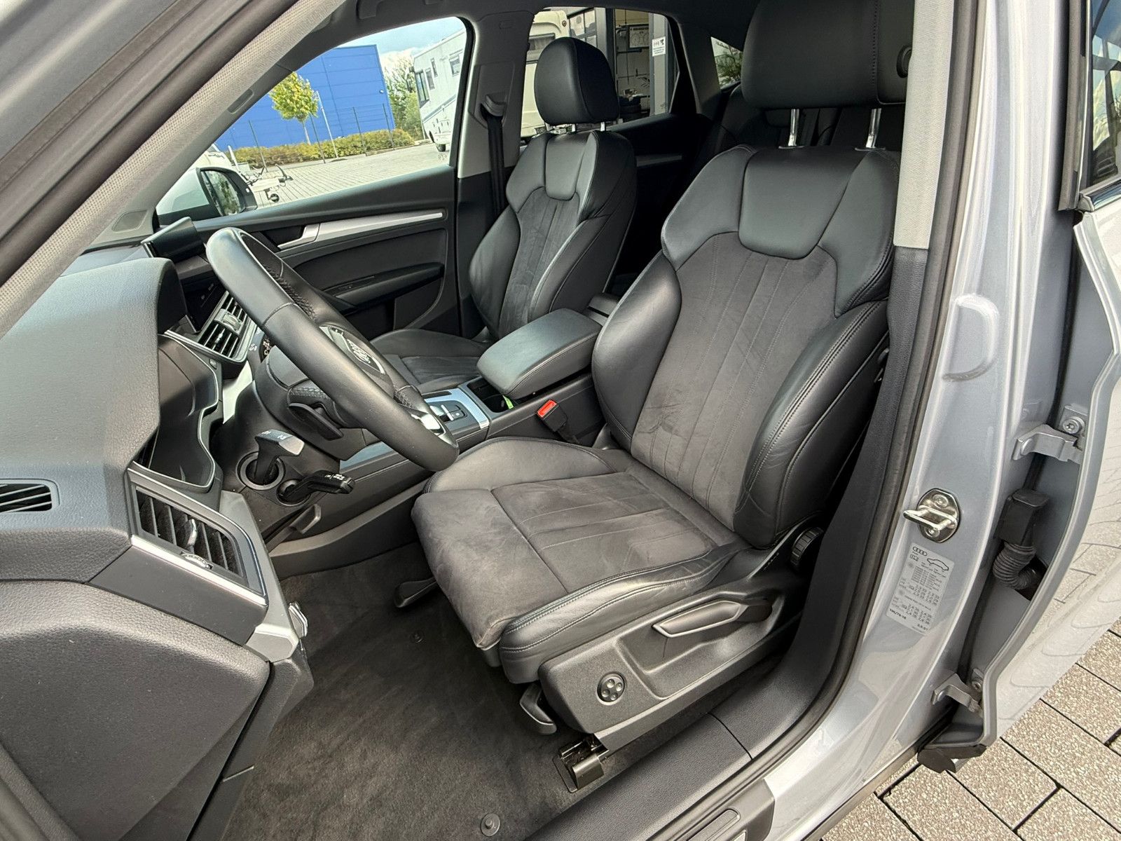 Fahrzeugabbildung Audi Q5 Sportback 40 TDI quattro advanced