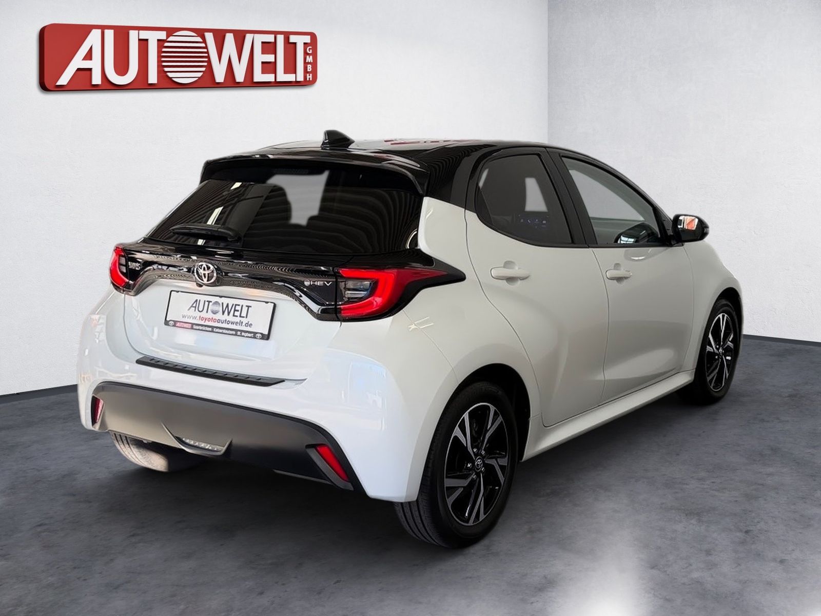 Fahrzeugabbildung Toyota Yaris & 1.5 Black & White Black&White Kam,Sitzhz