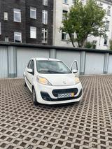Peugeot 107/ TÜV Neu /Automatik/Wenig KM - Peugeot 107 von privat
