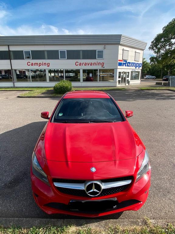 Mercedes-Benz CLA 200