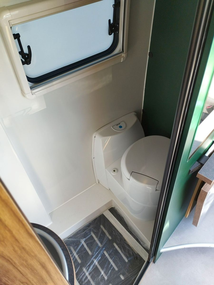 Fahrzeugabbildung Karmann Dexter DE 600 Markise, Captain-Chair-Sitze