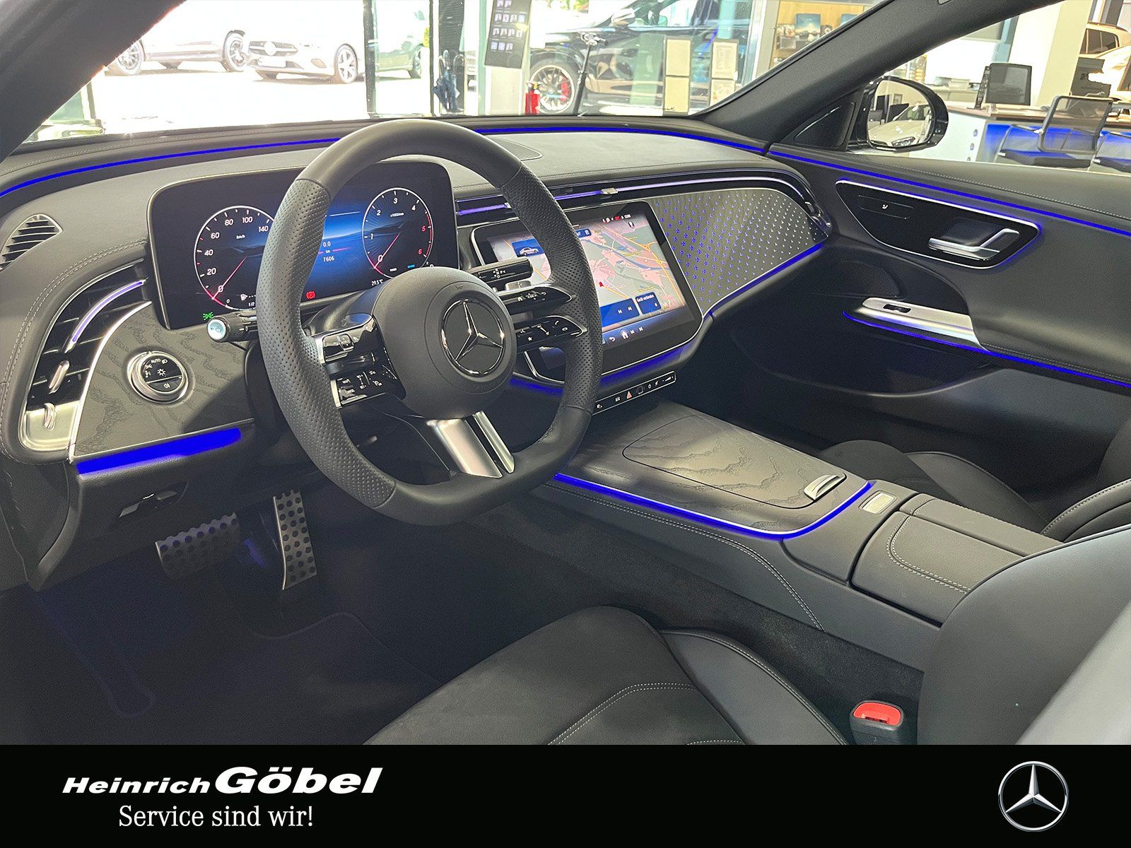 Fahrzeugabbildung Mercedes-Benz E 220 d AMG+PANO+FAHRASSIST+360°+WINTER+CARPLAY