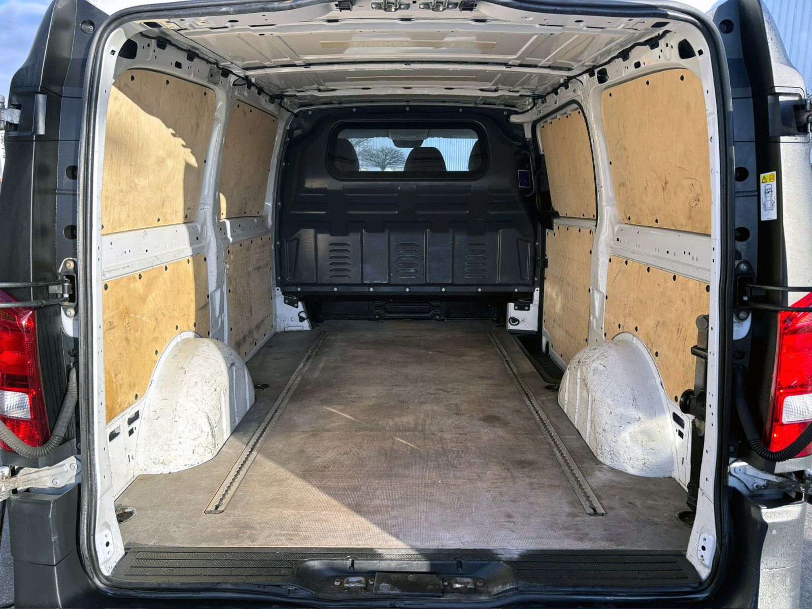 Fahrzeugabbildung Mercedes-Benz Vito Kasten 116 CDI RWD lang PDC Temp. AHK Klima