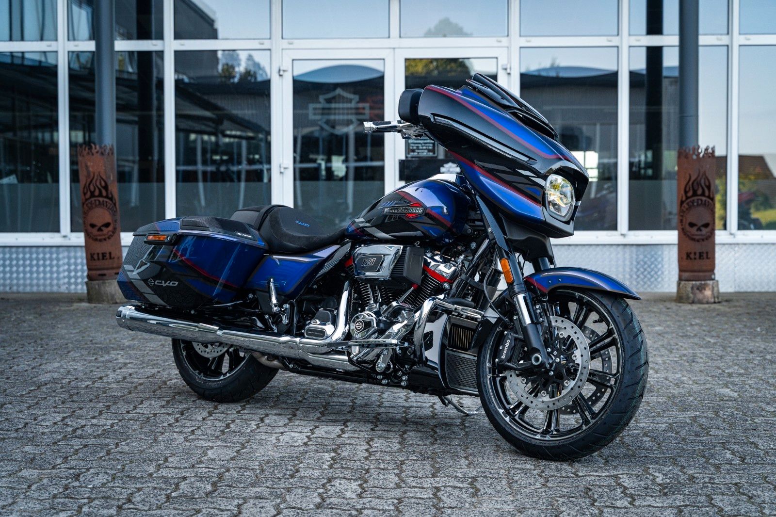 Fahrzeugabbildung Harley-Davidson CVO Street Glide  FLHXSE 121 CUI MY25 - VOR ORT