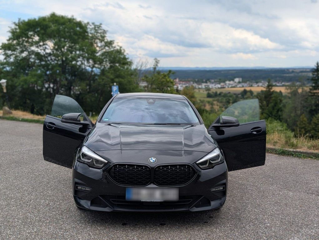 Image of BMW 218