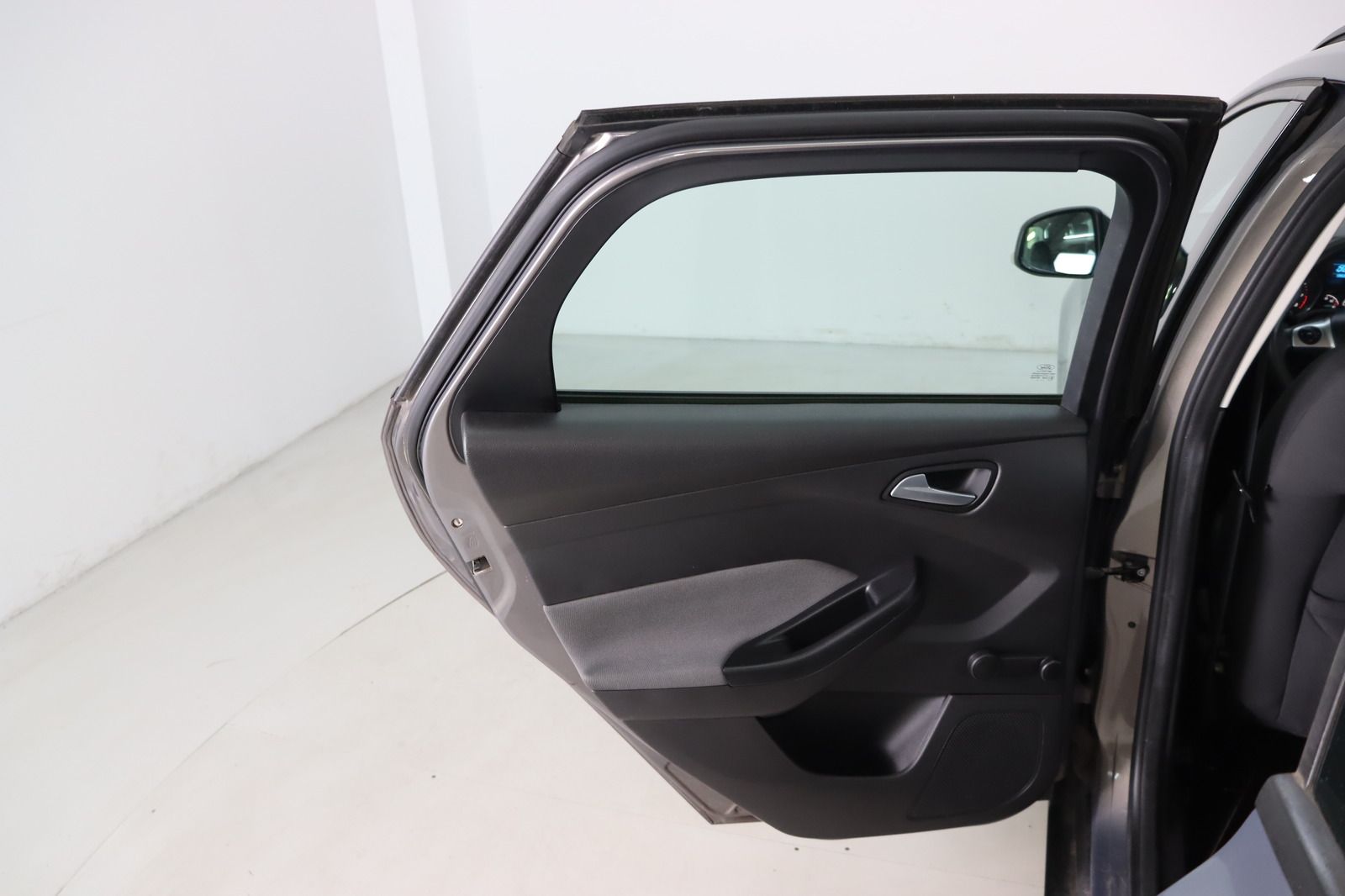 Fahrzeugabbildung Ford Focus 1.6 EcoBoost Turnier * 1. Hand * Anhängerk