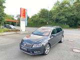 Volkswagen Passat Variant 2.0 TDI Highline BMT NAVI AHK 18" - Volkswagen Passat: TDI Variant