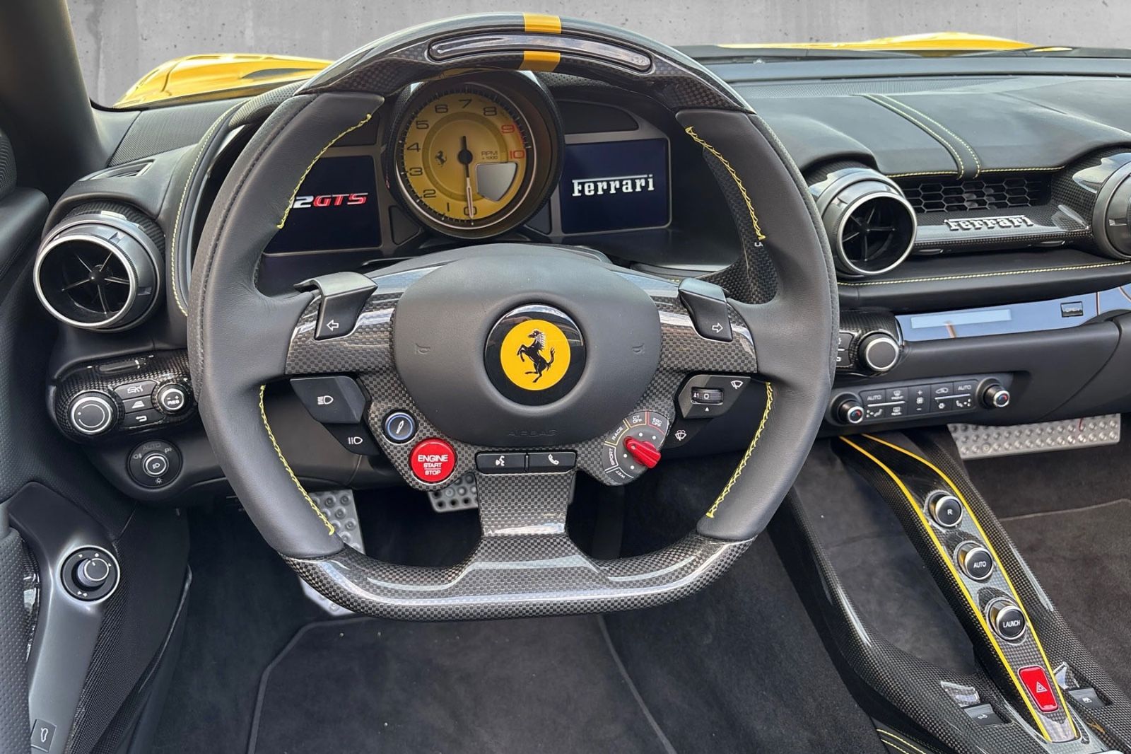 Fahrzeugabbildung Ferrari 812 GTS*Atelier*all Carbon*painted*ADAS