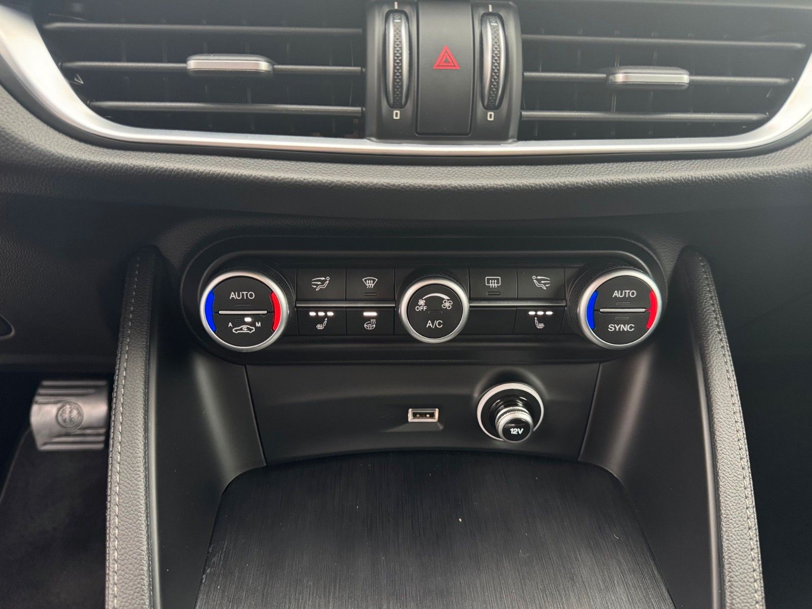 Fahrzeugabbildung Alfa Romeo Stelvio Super Q4 AT8 KAMERA MEMORY LEDER SITZHZG