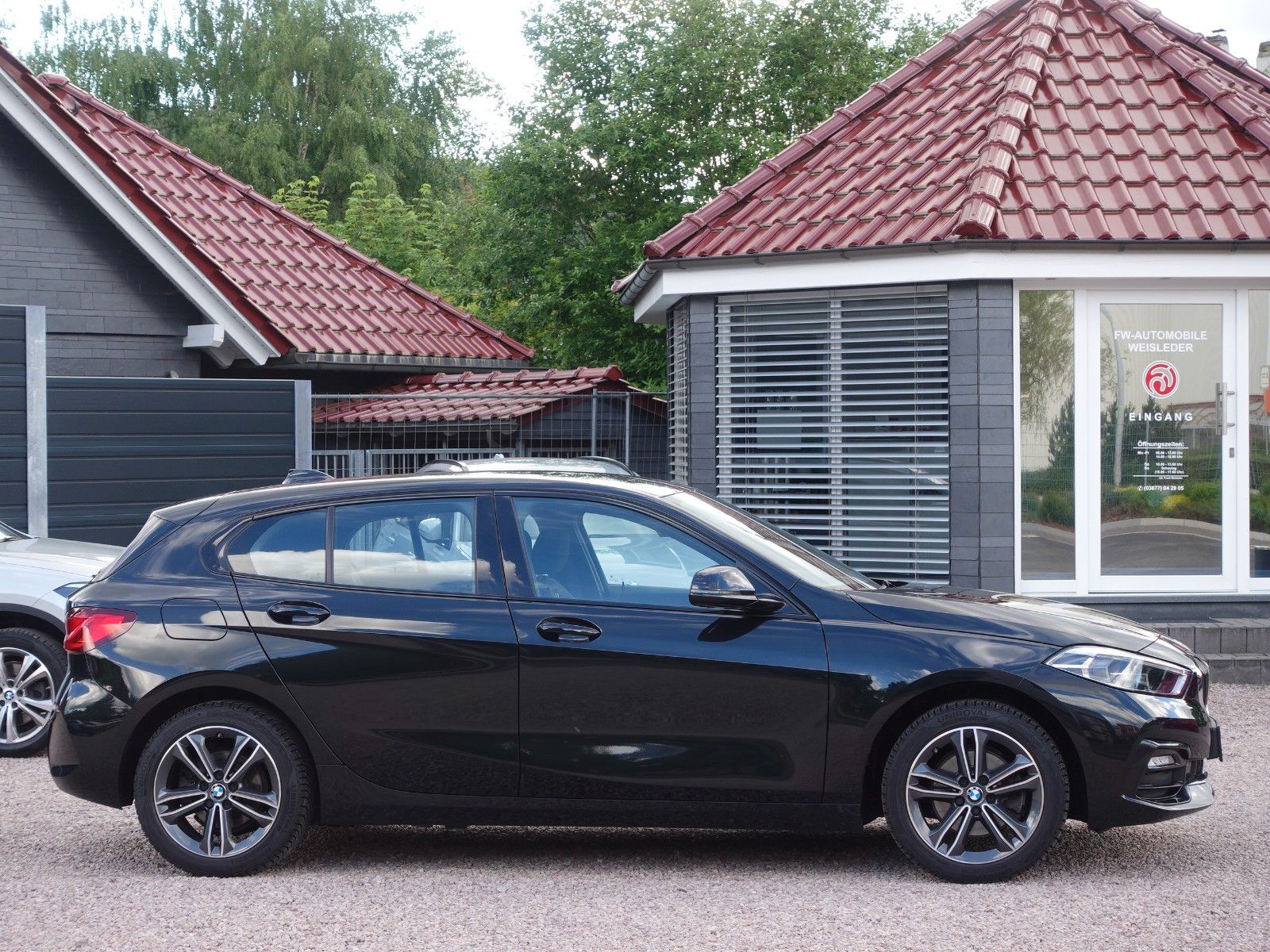 Fahrzeugabbildung BMW 118i Sport Line Navi CarPlay LED-Pkt.