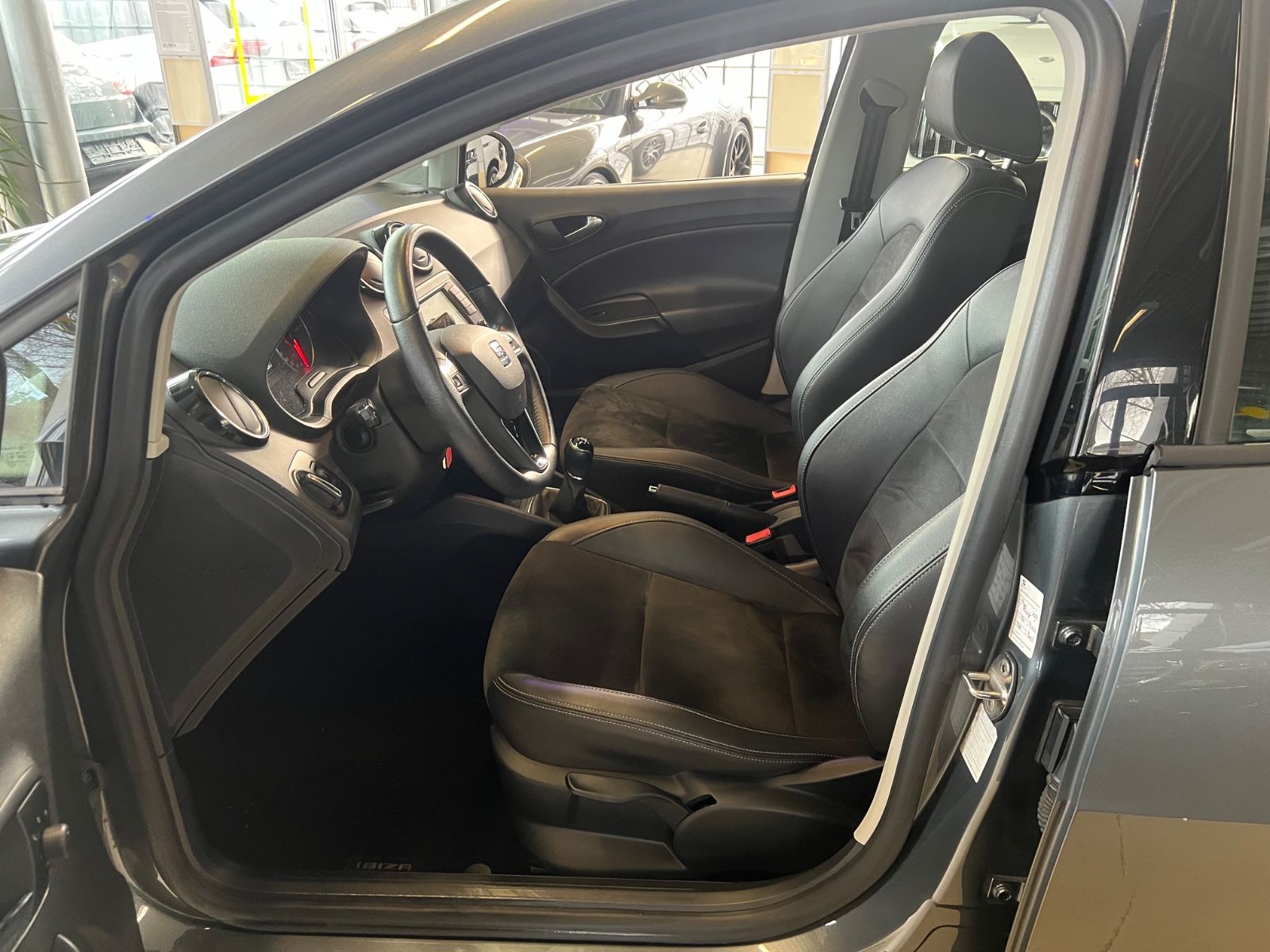 Fahrzeugabbildung SEAT Ibiza Style 1.4 TDI*NAVI*ALCANTARA*PANORAMADACH*
