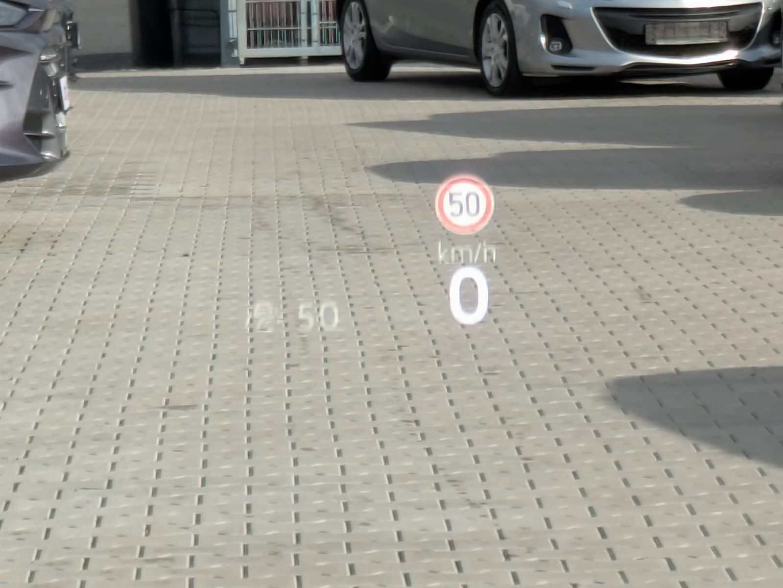 Fahrzeugabbildung Volkswagen Tayron 2.0 TDI 4M R-Line 7Si*MATRIX*AHK*PANO*HUD