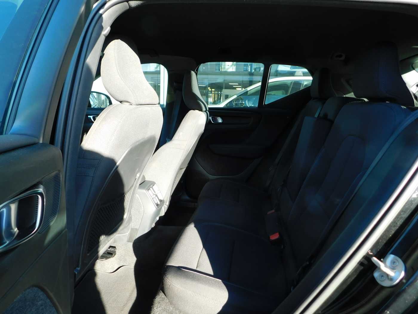 Fahrzeugabbildung Volvo XC40 Recharge Twin Motor AWD Plus 'AHK, GJR'