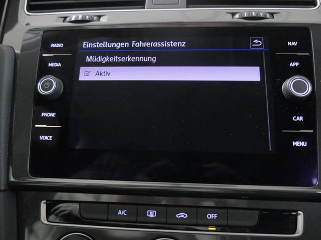 Golf VII 1.6 TDI Trendline Bluetooth Navi Klima