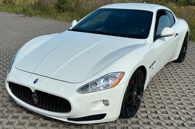 Maserati Granturismo 4.2 V8 Automatik - LEDER - NAVI -20"