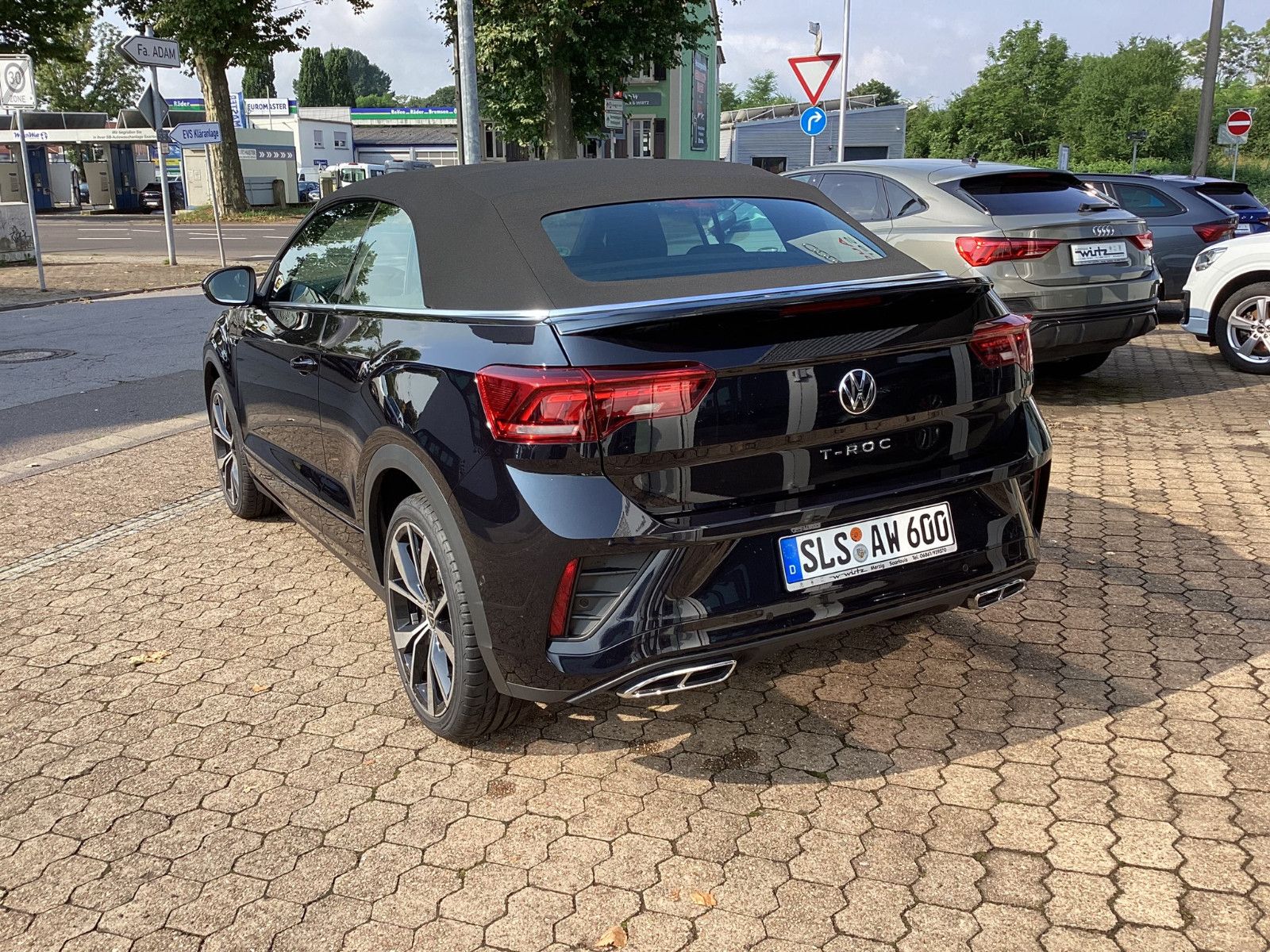 Fahrzeugabbildung Volkswagen T-Roc Cabriolet R-Line 1.5 TSI DSG ACC LED SHZ