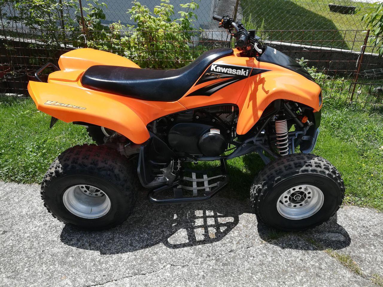 Kawasaki  2005 — вигляд ззаду