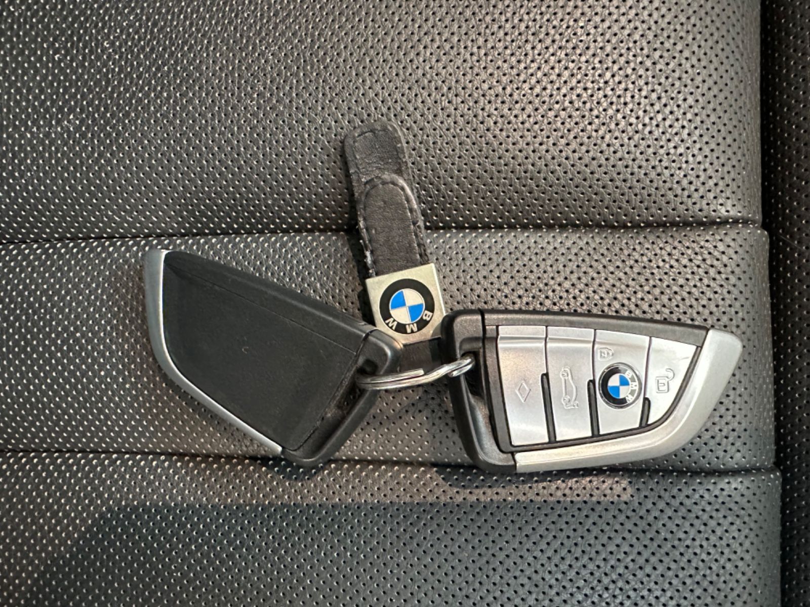 Fahrzeugabbildung BMW 530 d xDrive Touring  M Sport *Pano*Klima*Sport*