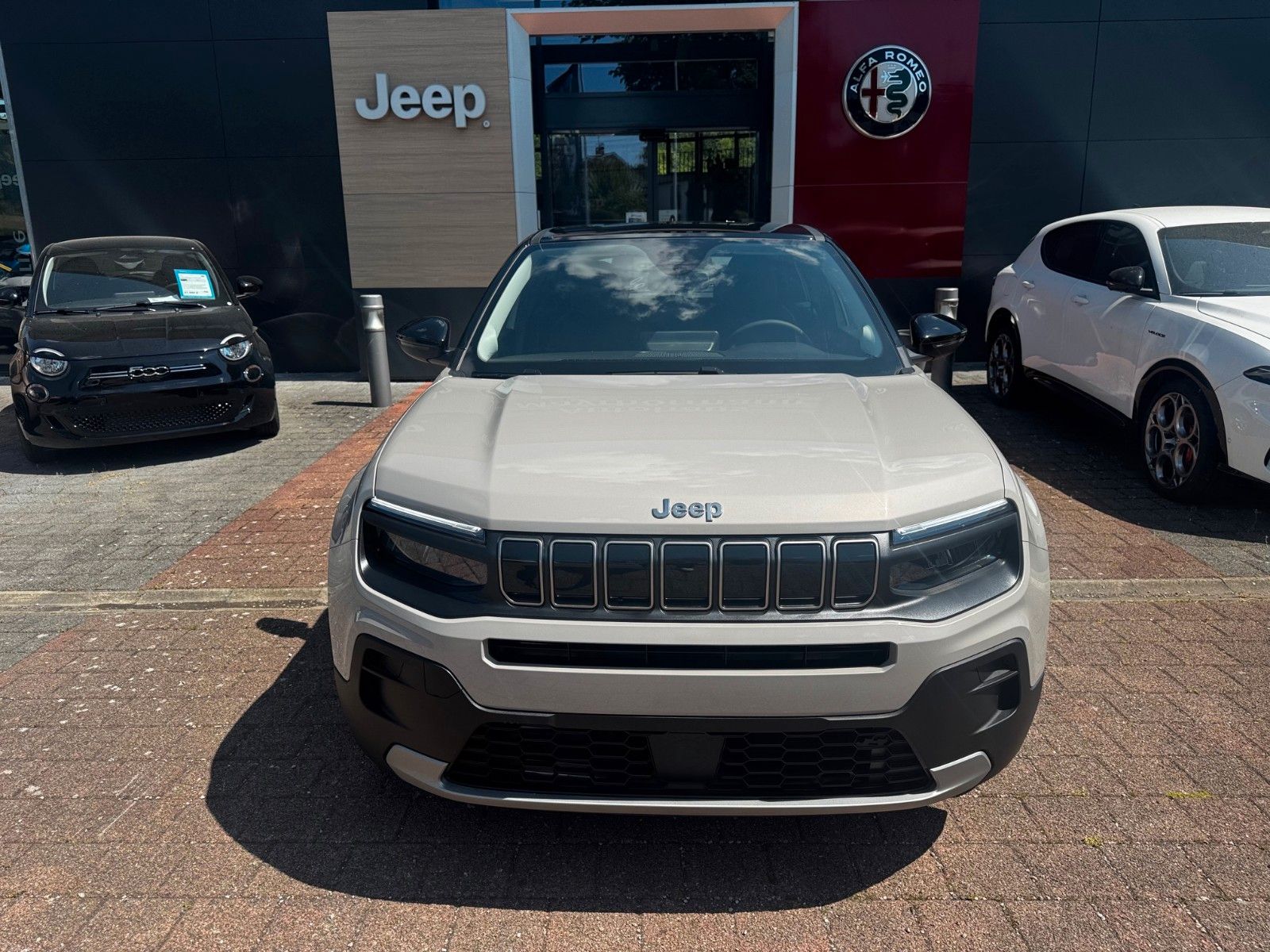 Fahrzeugabbildung Jeep Avenger 1.2 Automatik Altitude Navi Kamera Sitzh
