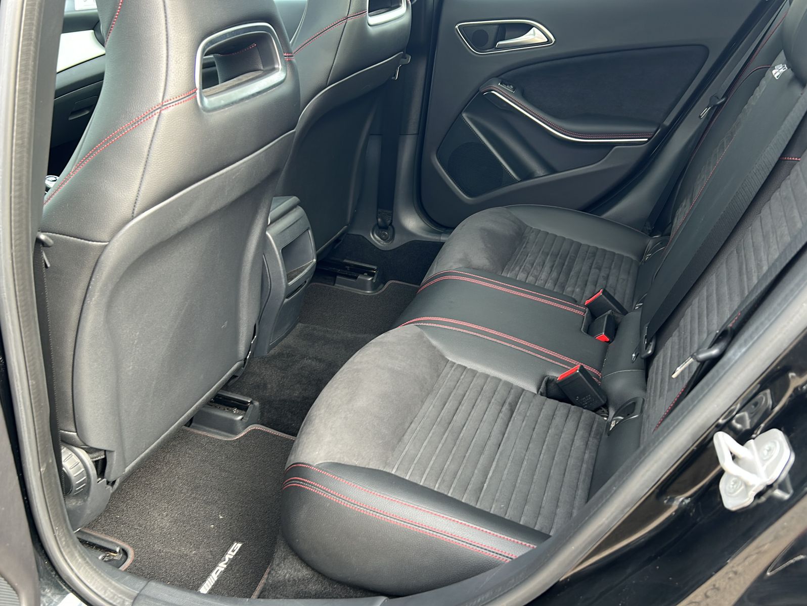 Fahrzeugabbildung Mercedes-Benz GLA 200 AMG Line