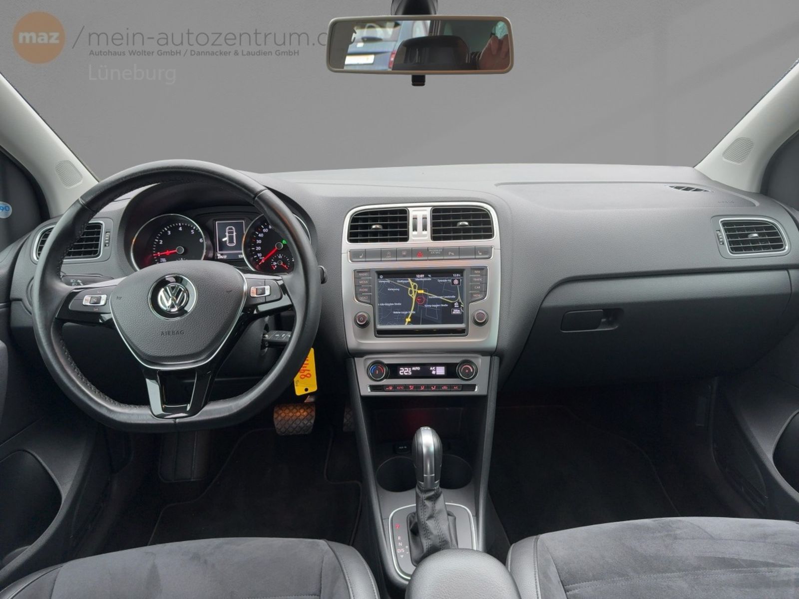 Fahrzeugabbildung Volkswagen Polo 1.2 TSI Highline Alu Navi Sitzh. Klima PDC