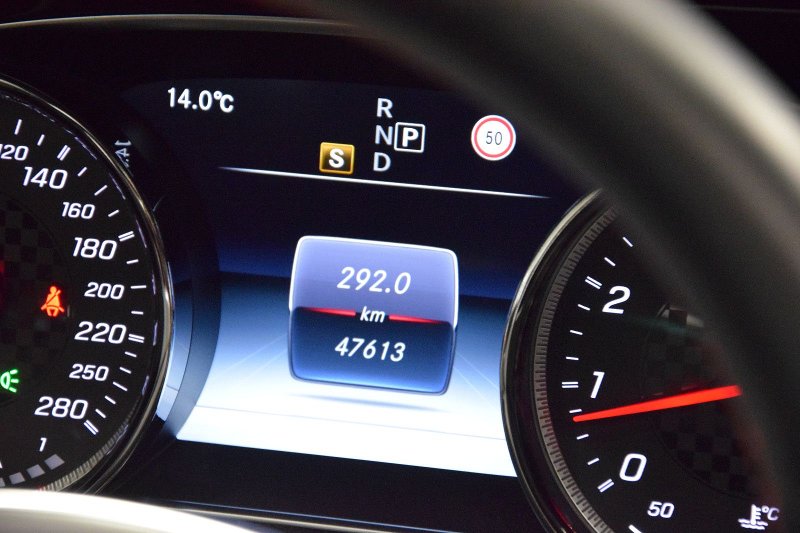 Fahrzeugabbildung Mercedes-Benz E43 AMG 4Matic Limousine Pano Burmeser Night 20"