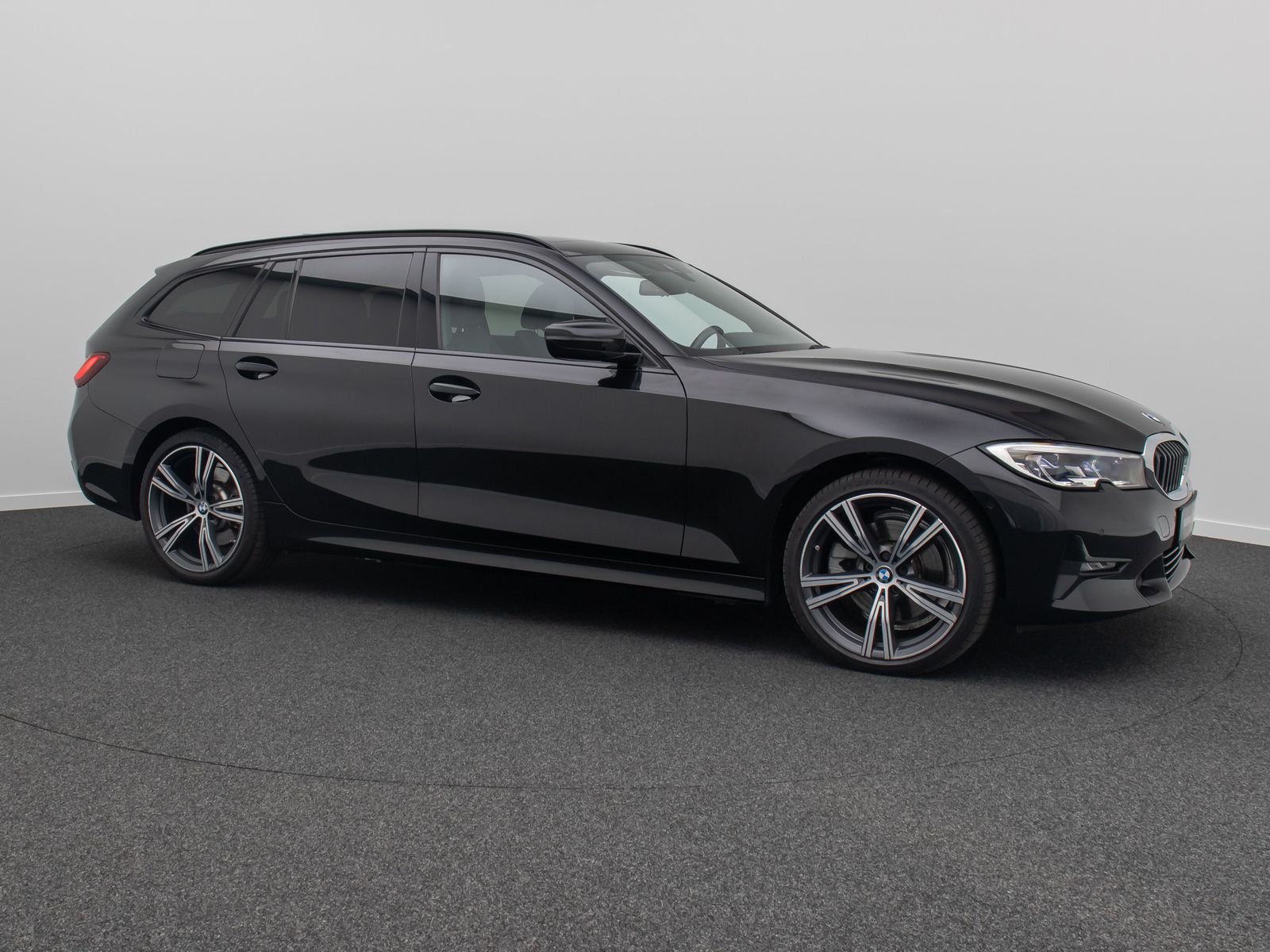 Fahrzeugabbildung BMW 320e xD Sport Line DAB Laser HUD HiFi Panorama
