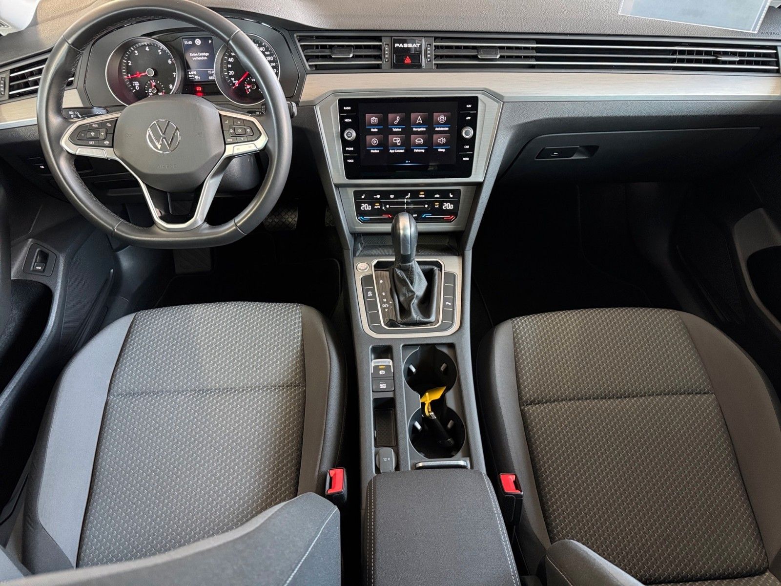 Fahrzeugabbildung Volkswagen Passat Variant 1.5 TSI