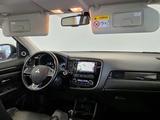 Mitsubishi Outlander 2.2 DI-D Top 4WD 7-Sitze|AHK|KAMERA|F1 - Mitsubishi 7-Sitzer
