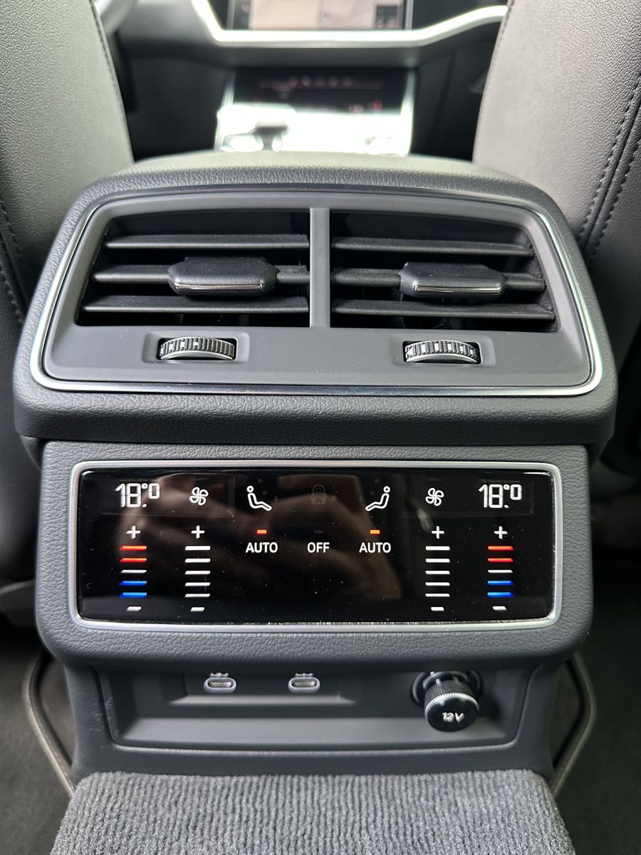 Fahrzeugabbildung Audi A6 Avant 45 TFSI Qu S-Line NAV+LED+B&O+360°+AHK