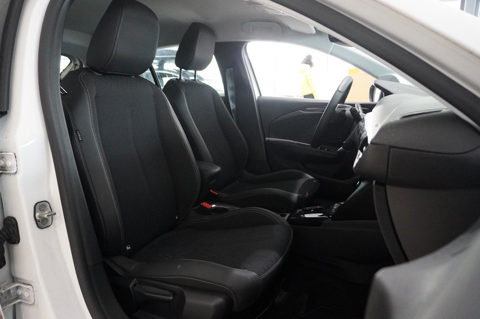 Fahrzeugabbildung Opel Corsa F 1.2T ELEGANCE NAVI/LED/KAMERA/SPORT/DAB+