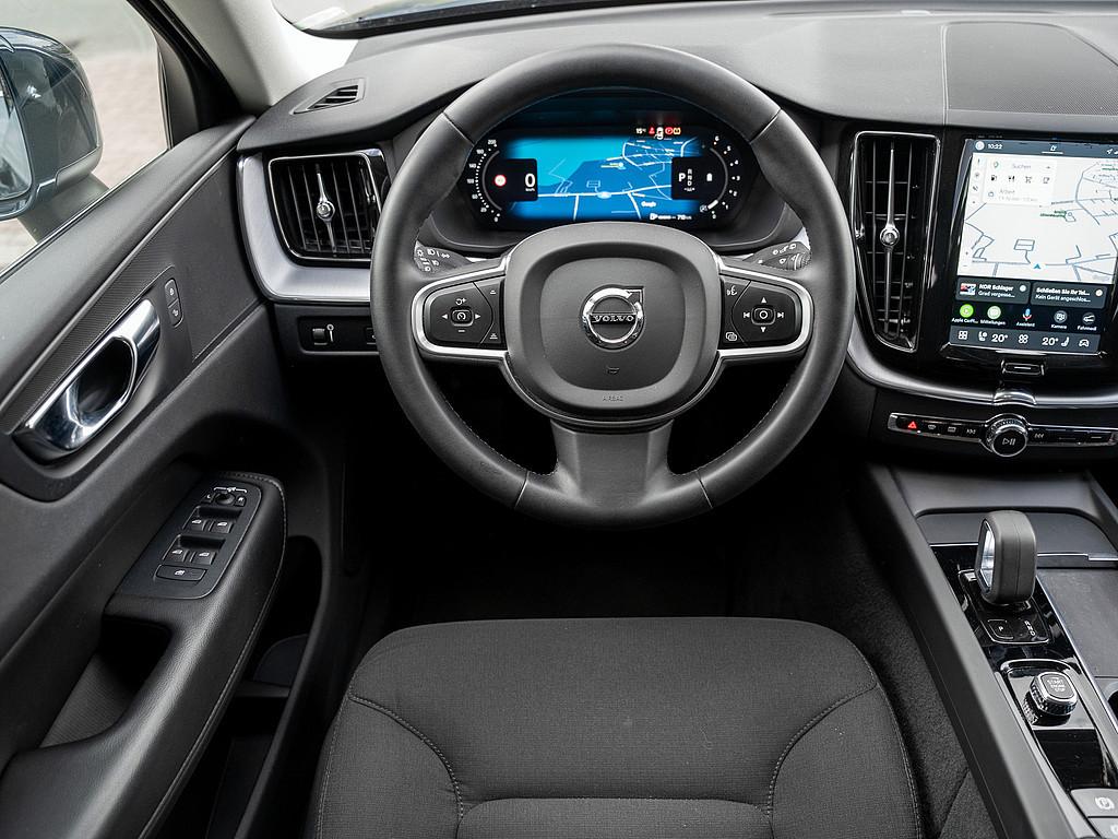 Volvo XC60 B4 Momentum Pro LED SCHEINWERFER ACC KAMERA