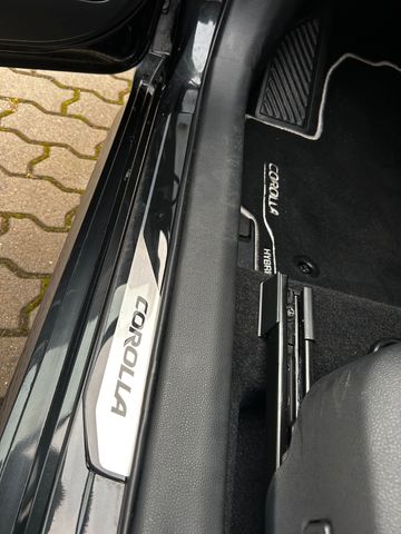 Corolla 1,8 Hybrid Business Edition*RFK*PDC*
